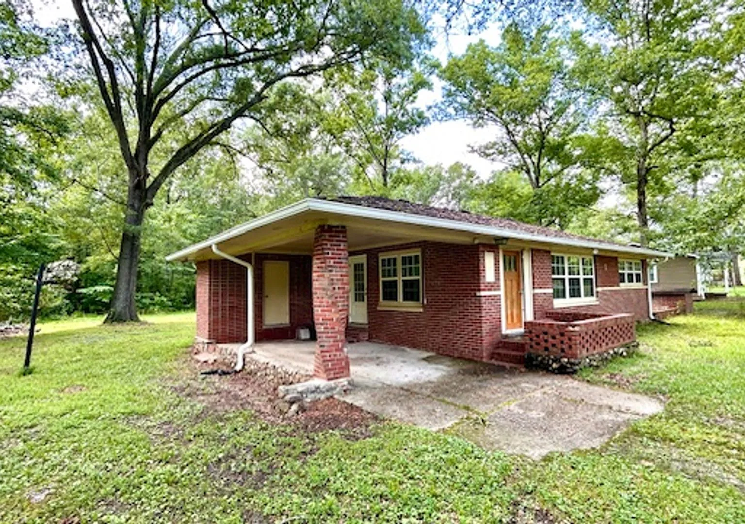 135 Haywood Valley Rd — Photo 2