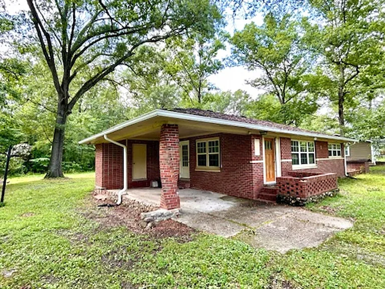 135 Haywood Valley Rd — Photo 2