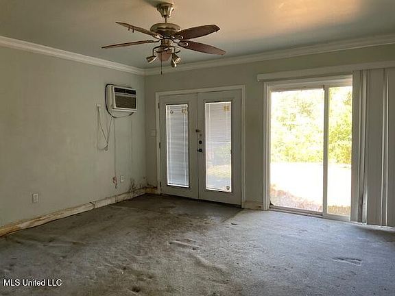 5th image of 10411 Riverroad Dr