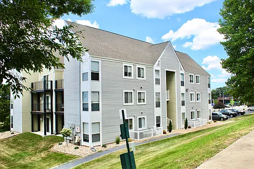 1360 Hunters Rd #D Photo 1