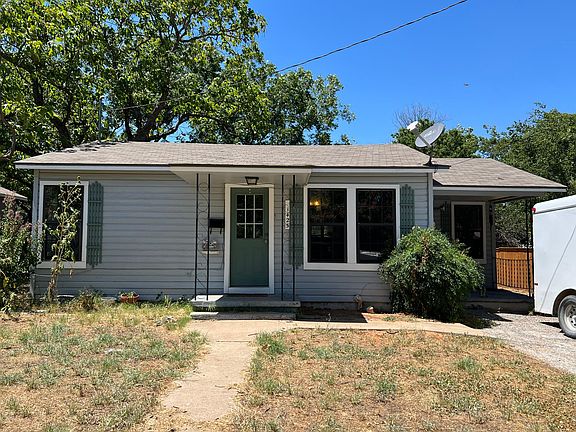 3rd image of 1425 Groesbeck St