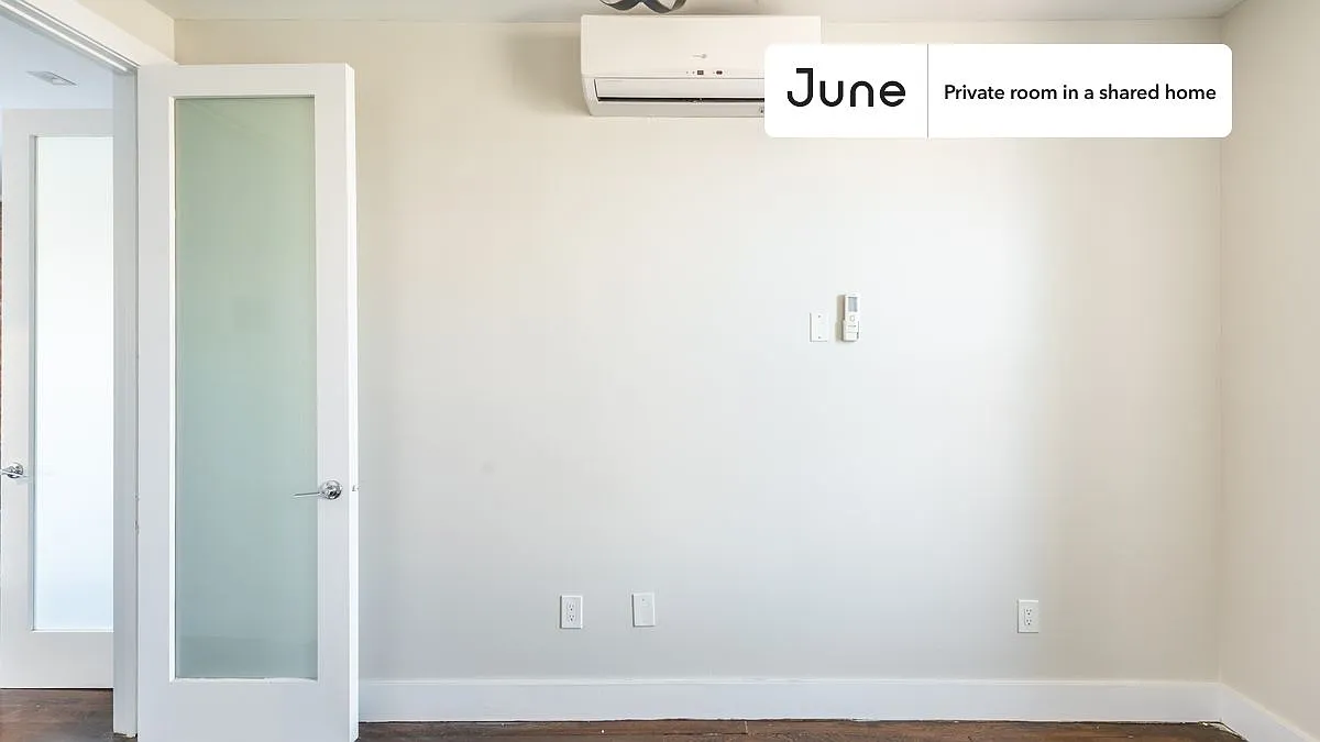 Full bedroom in 4 bed/2 bath home in Bushwick #1626 D — Photo 4