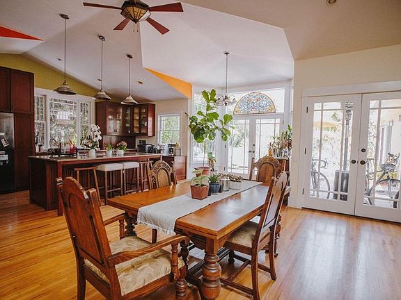 5th image of 3618 Ocean View Ave