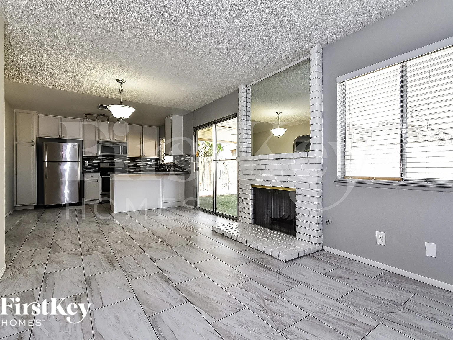 3 bed, 2.0 bath, 1472 sqft, $2,070 — Photo 4