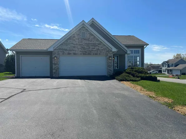 2114 Silverthorn Dr, Byron, IL 61010