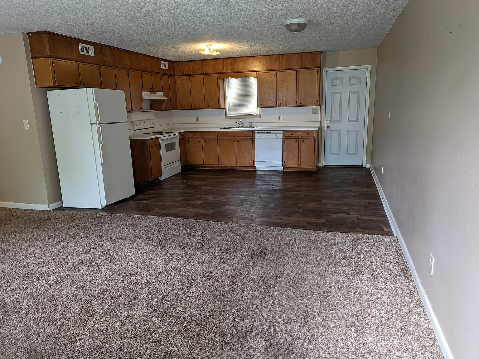 Twin Oaks — Photo 2