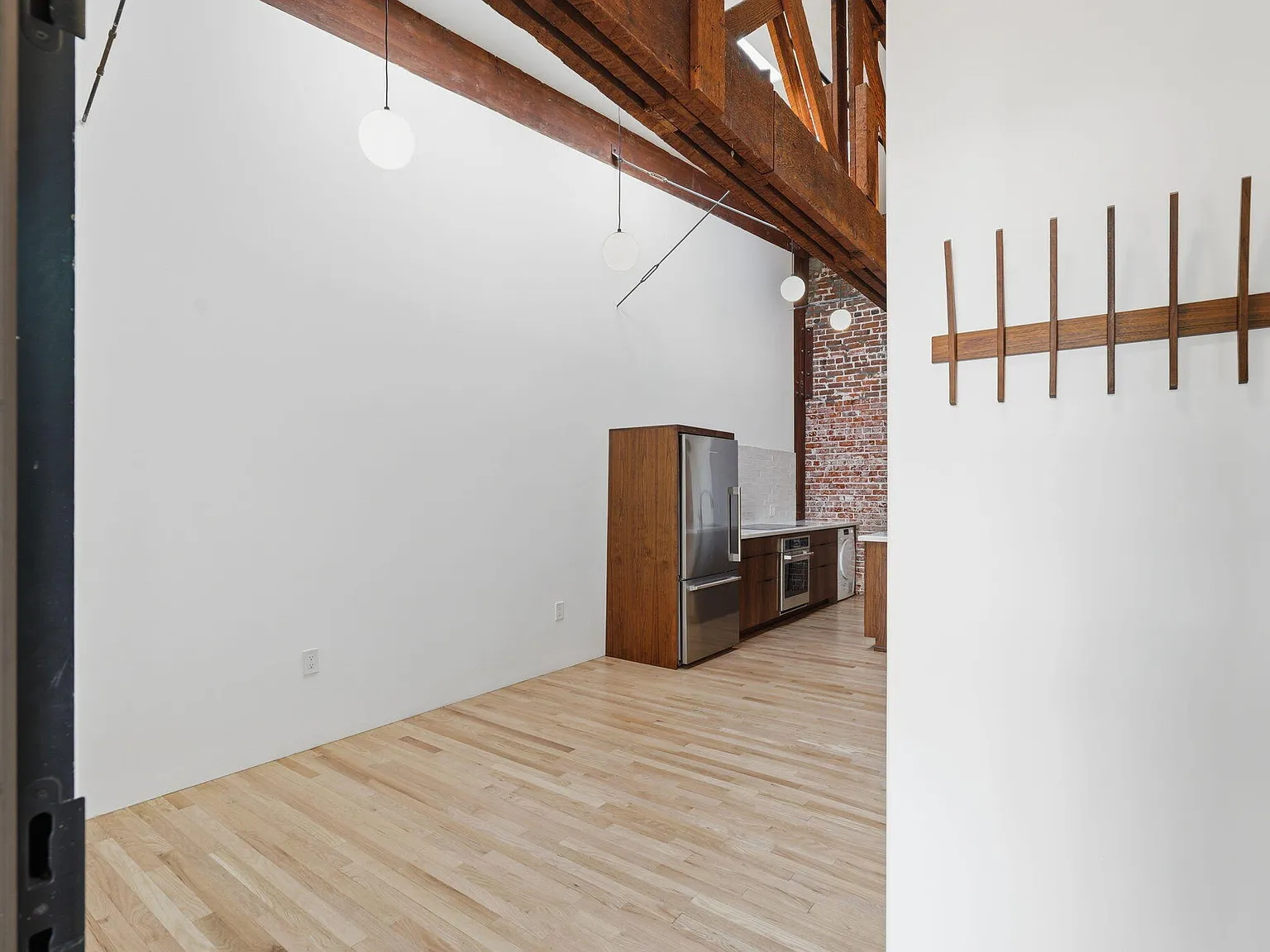 Studio, 1.0 bath, $6,000 — Photo 4