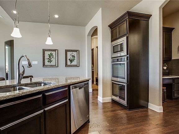 2nd image of 403 Plumeria Dr