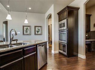 4806 Sunflower Dr, Mansfield, TX 76063