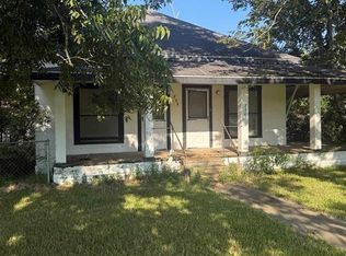 730 W Lee St, Sour Lake, TX 77659