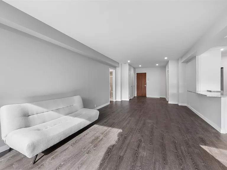 320 Fort Duquesne Blvd #8N — Photo 10