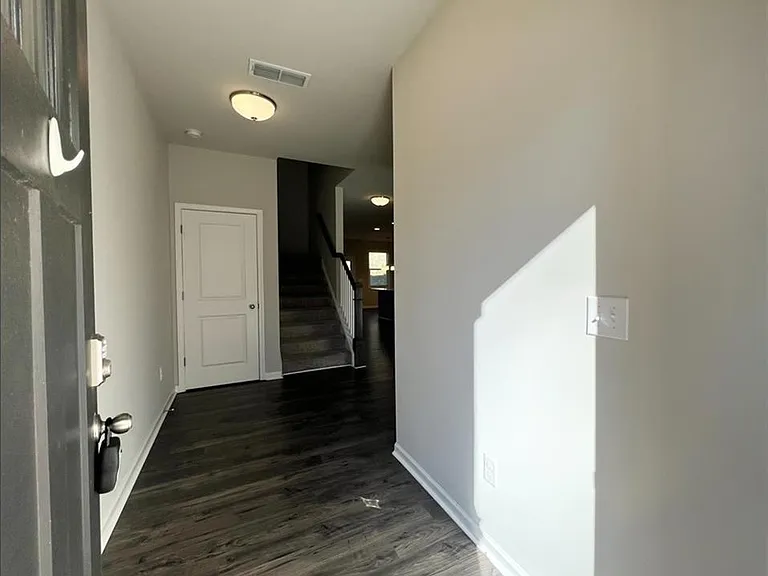 1865 Parkades Path SW — Photo 2