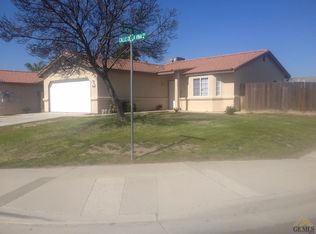 401 Calle De La Vina, Delano, CA 93215