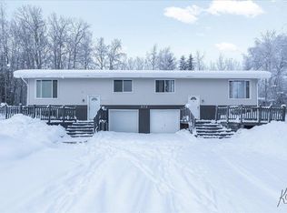 872 Ridge Loop Rd, North Pole, AK 99705