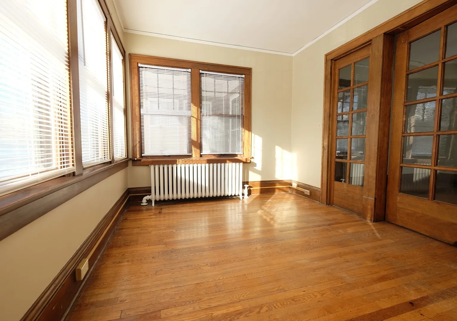Hennepin Apartments — Photo 1