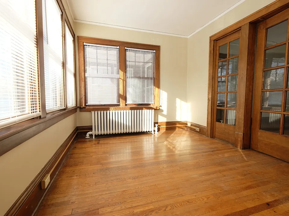 3121 Hennepin Ave