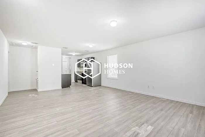 607 Texas St — Photo 3