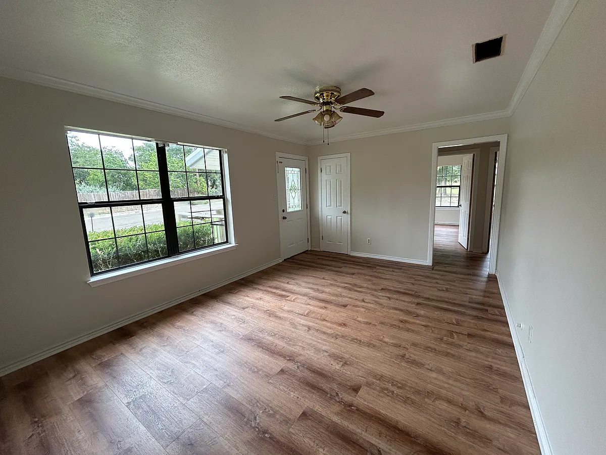 Living room - 8 Matthews Dr