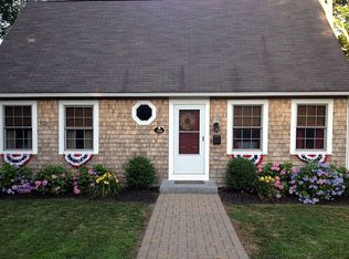 136 Sea St, Hyannis, MA 02601