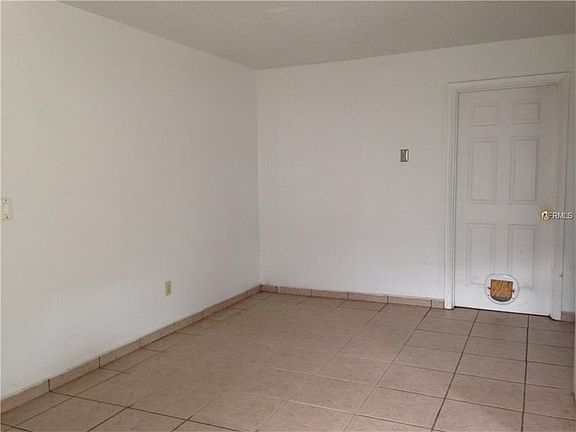 4th image of 2524 Elm Ave