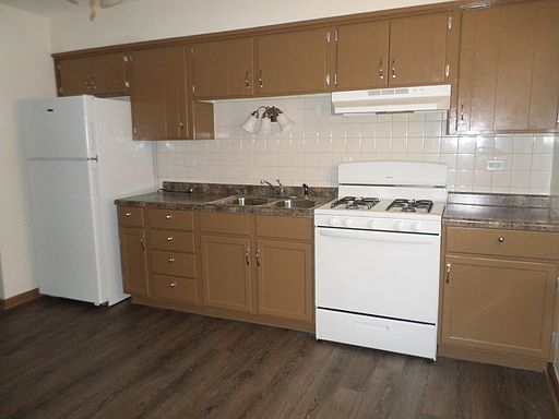 1st image of 1665 Harbor Ave APT 1N