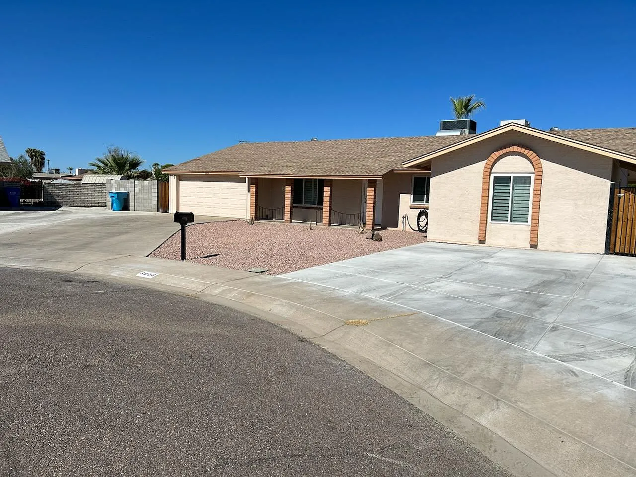 3 bed, 1700 sqft, $2,200 — Photo 1