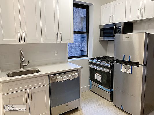 4th image of 45 Park Ter W APT 2A