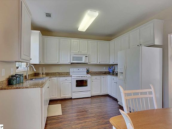 2nd image of 307 Daybrook Ct