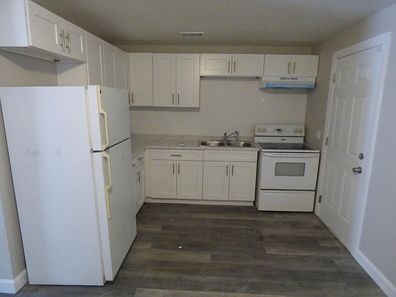 4th image of 7330 Melvin Cir N