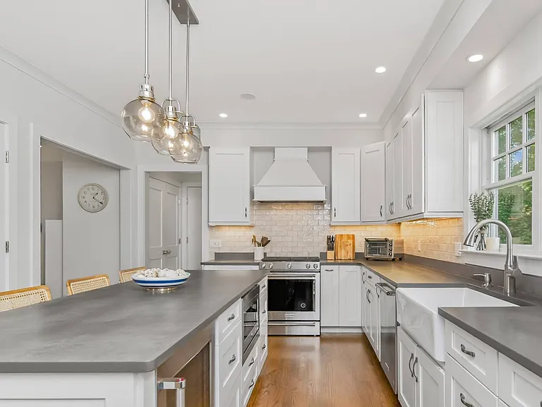 112 Montauk Hwy — Photo 8