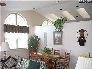 4th image of 989 Elizabeth Ct
