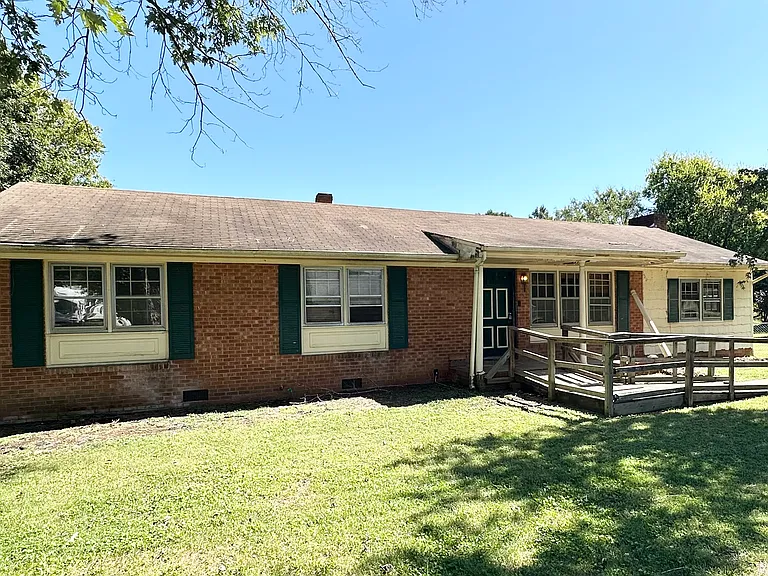 2204 Long Dairy Rd — Photo 1