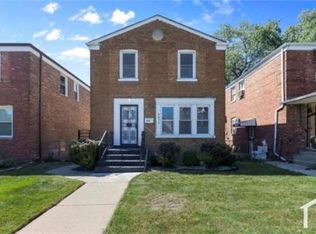 9036 S Blackstone Ave, Chicago, IL 60619
