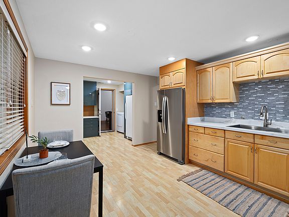 3rd image of 13428 123rd Ave NE