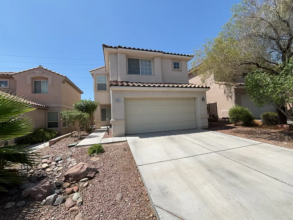 9237 Harbor Stream Ave