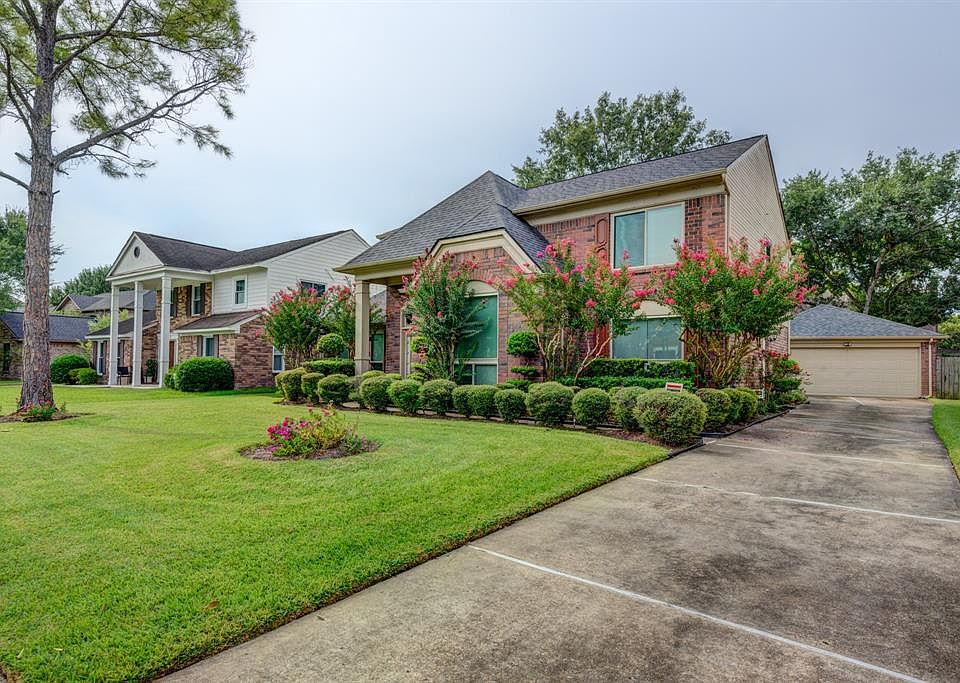 1st image of 15027 Stoneyview Dr