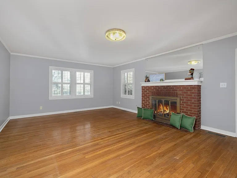 1396 Munford Ave — Photo 7