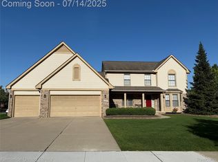 18506 Glengarry Dr, Livonia, MI 48152