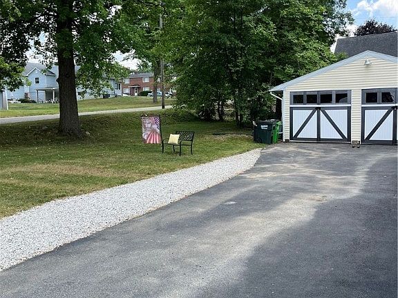 4th image of 374 Washington Ave