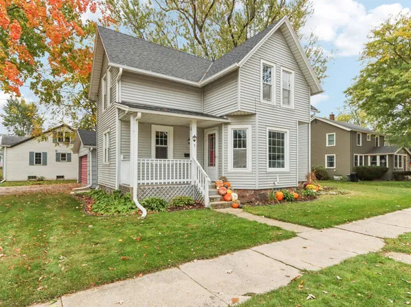 305 West 2nd STREET, Oconomowoc, WI 53066