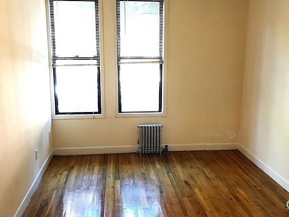 3rd image of 3169 33rd St APT 1