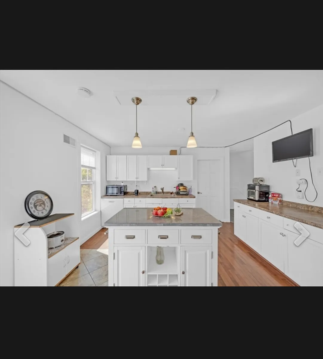Building Photo - 29 Goddard St #2
