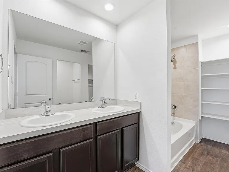 2419 Roaming Elk Ct — Photo 12