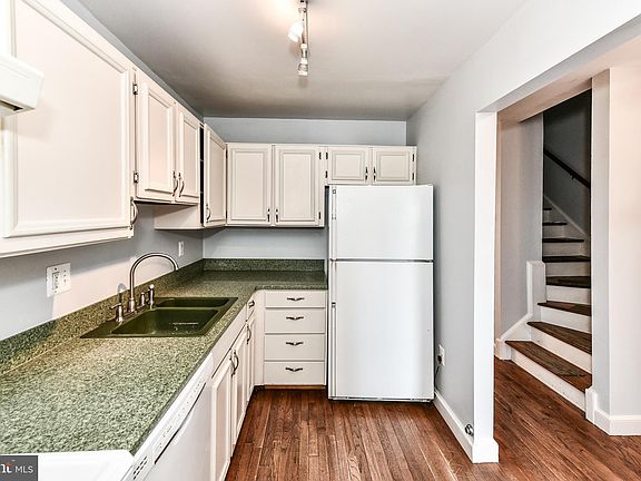 5th image of 306 S Wayne St APT D