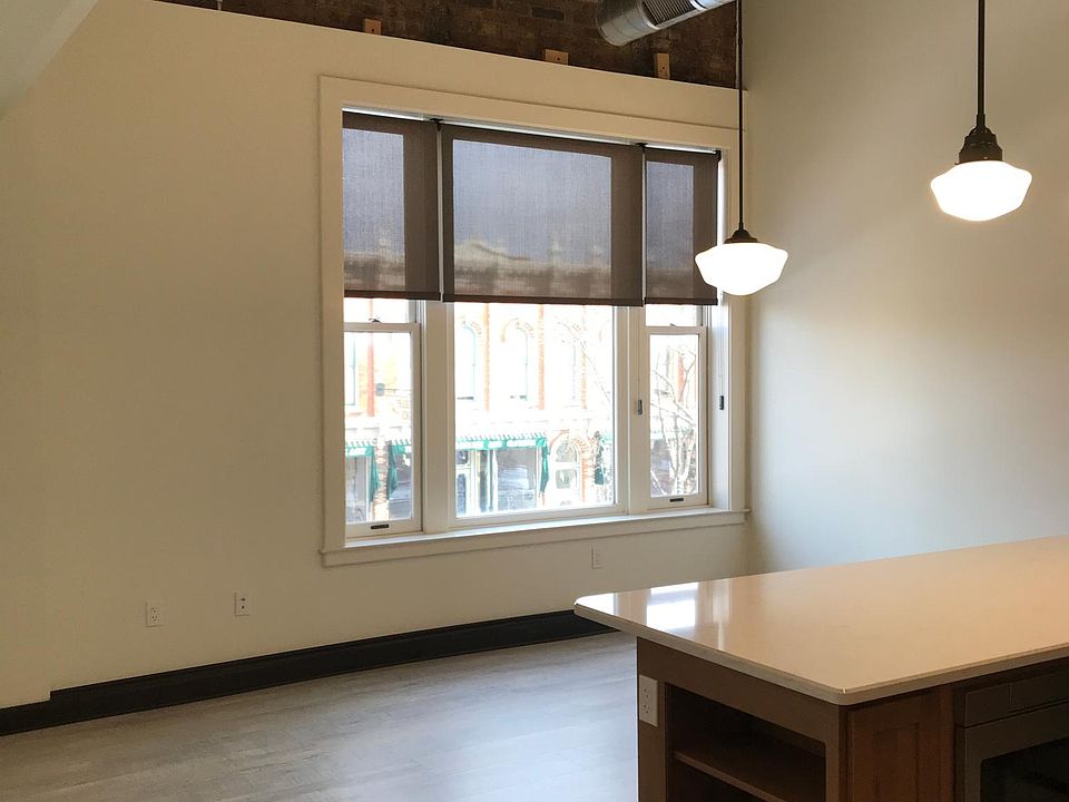 2nd image of 605 Main St