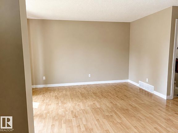 4th image of 229 19th St