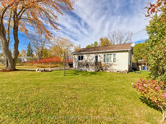 3rd image of 106 Forest Lea Rd
