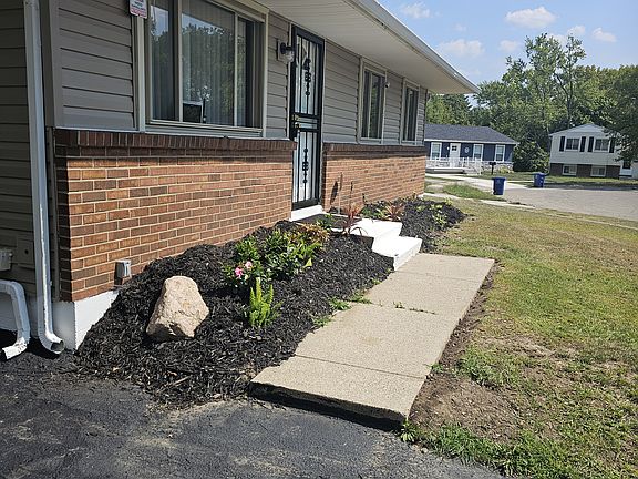 4th image of 2590 Queenswood Ct