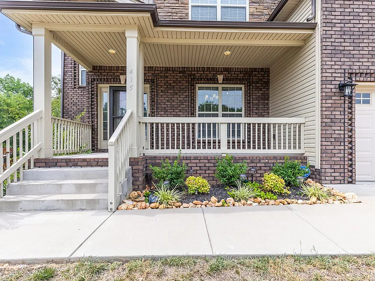 415 Glenstone Springs Dr — Photo 4