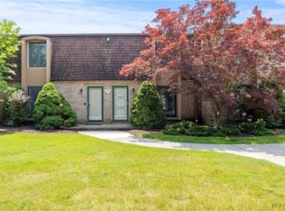 35 Groton Dr #G, Amherst, NY 14228